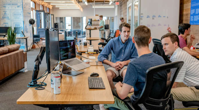 Absentismo, bienestar y liderazgo: por qué tu empresa debe actuar ahora